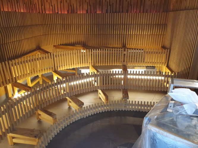 Welchen Duft nutzen wir wohl beim ersten Aufguss in der frisch geölten Sauna?